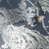 Thumbnail for DUTCH WALLCOVERINGS Tapete Pfauen-Motiv Marineblau und Silbern
